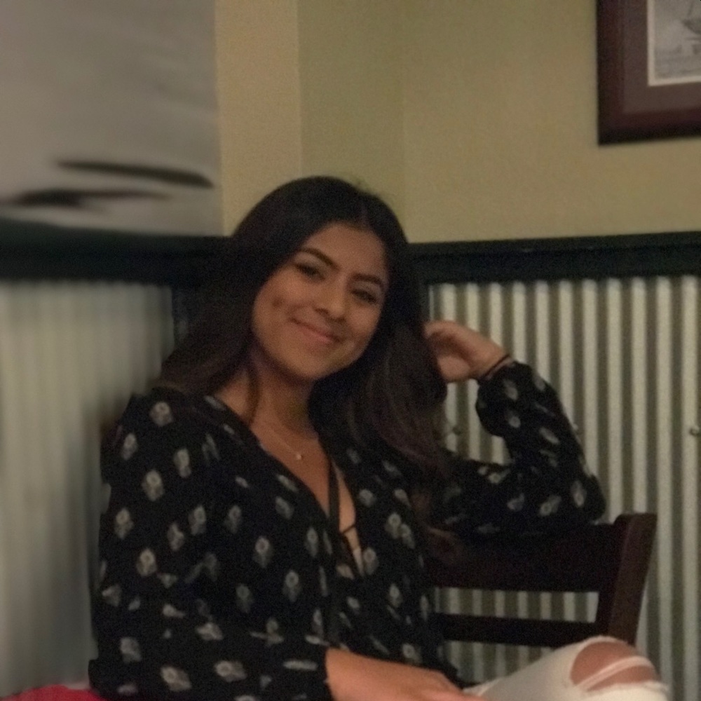 Meet your Posher, Claudia